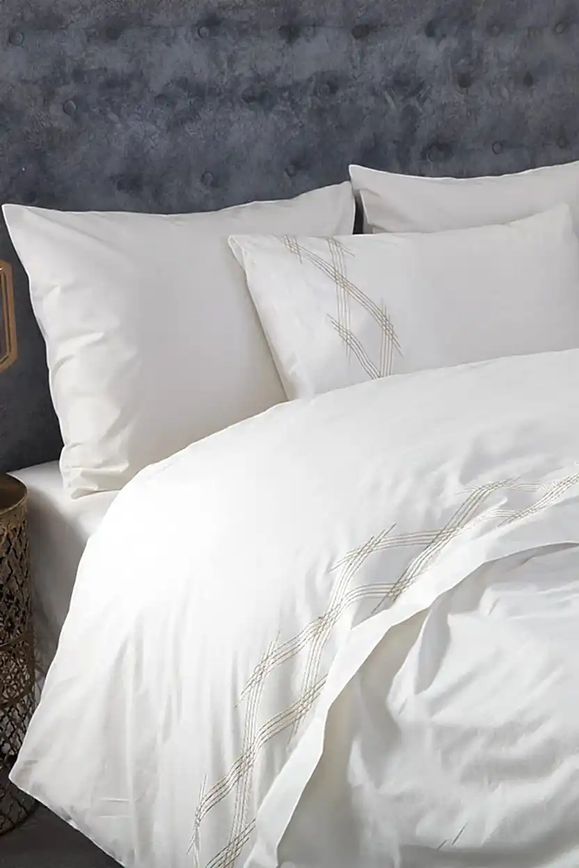 Alizya Karo Nakışlı Çift Kişilik 6 Parça Nevresim Takımı - Nazik Home - Yuvama Değer!