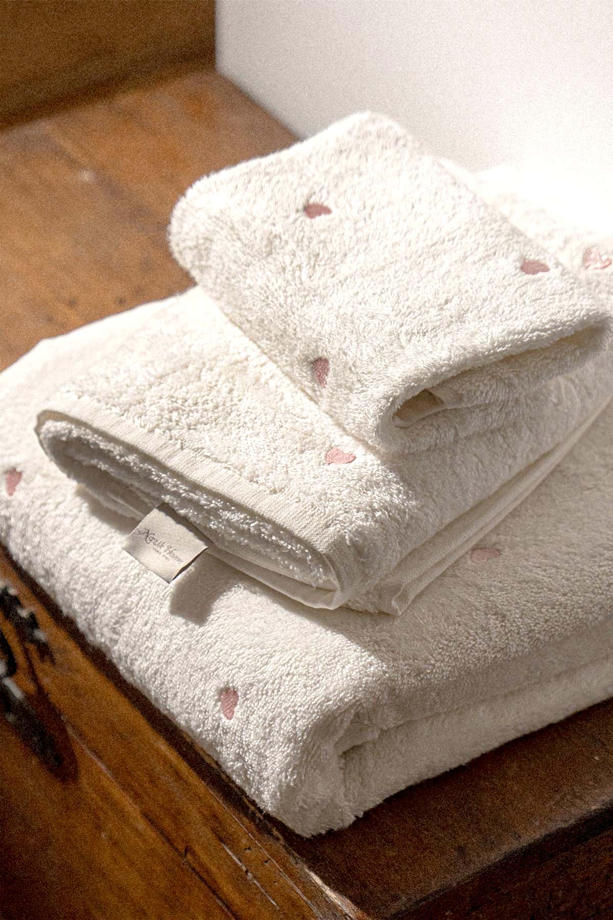 Amore Kalp Nakışlı El Havlusu (30 x 50 cm)