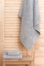 Amore Kalp Nakışlı Yüz Havlusu (50 x 90 cm)