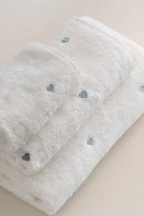 Amore Kalp Nakışlı Yüz Havlusu (50 x 90 cm)