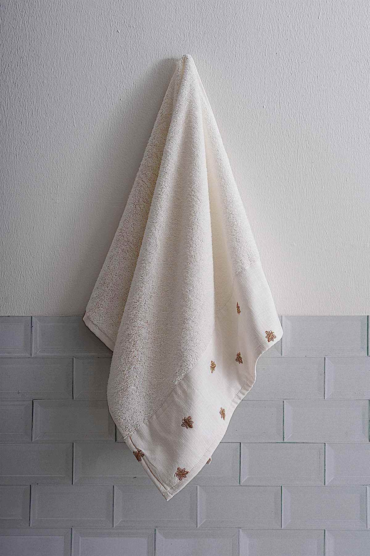 Bee Life Arı Nakışlı Banyo Havlusu (90 x 150 cm)