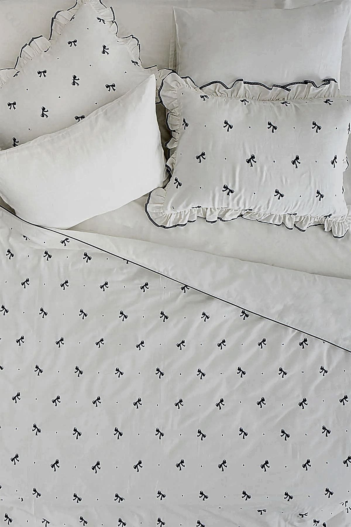 Bow Fiyonk Nakışlı Pamuk Saten Çift Kişilik 3 Parça Nevresim Set