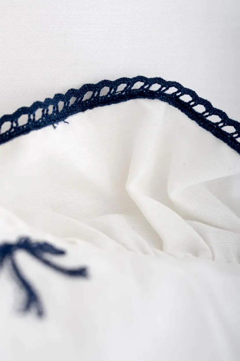 Bow Fiyonk Nakışlı Pamuk Saten Çift Kişilik 3 Parça Nevresim Set