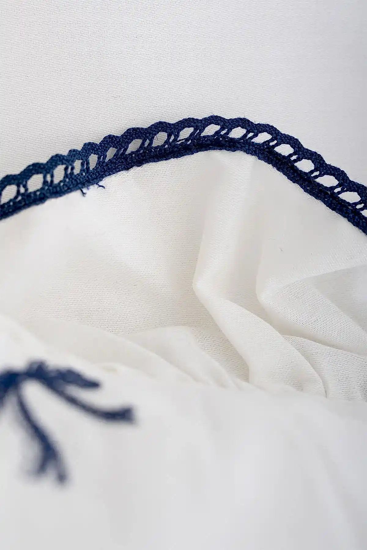 Bow Fiyonk Nakışlı Pamuk Saten Çift Kişilik 3 Parça Nevresim Set