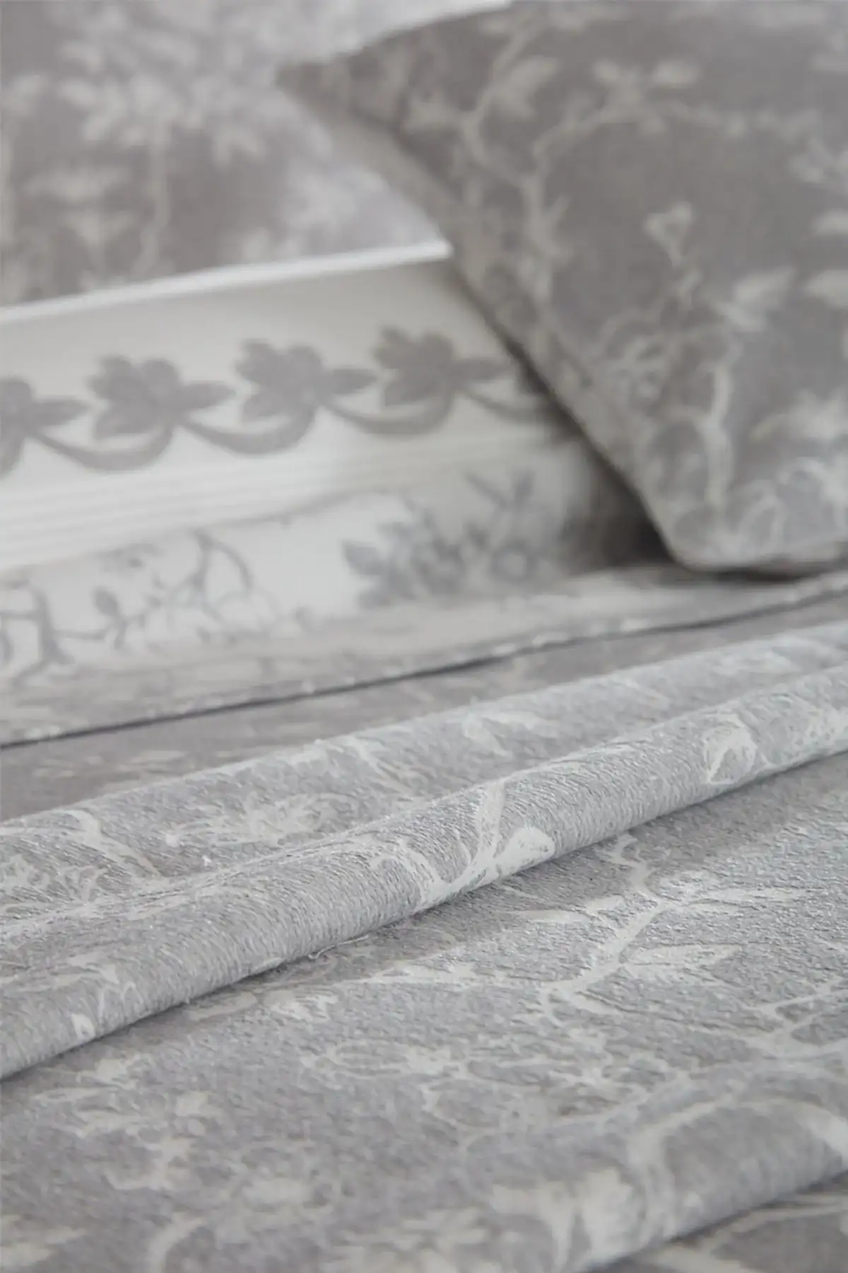 Dante Çiçek Nakışlı Çift Kişilik 10 Parça Nevresim + Pike Set