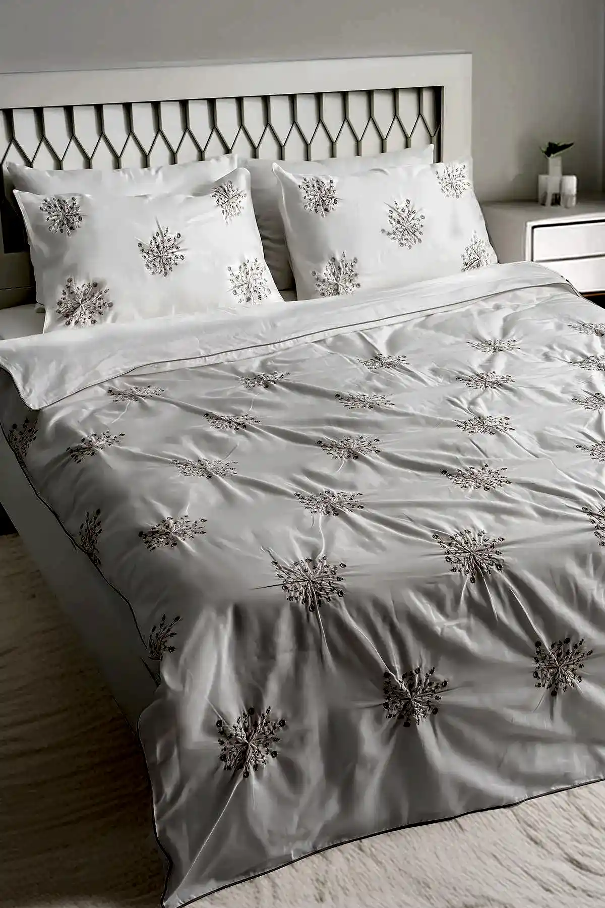 Elegant Burgu Çiçek Nakışlı Pamuk Saten Çift Kişilik 6 Parça Nevresim Takımı