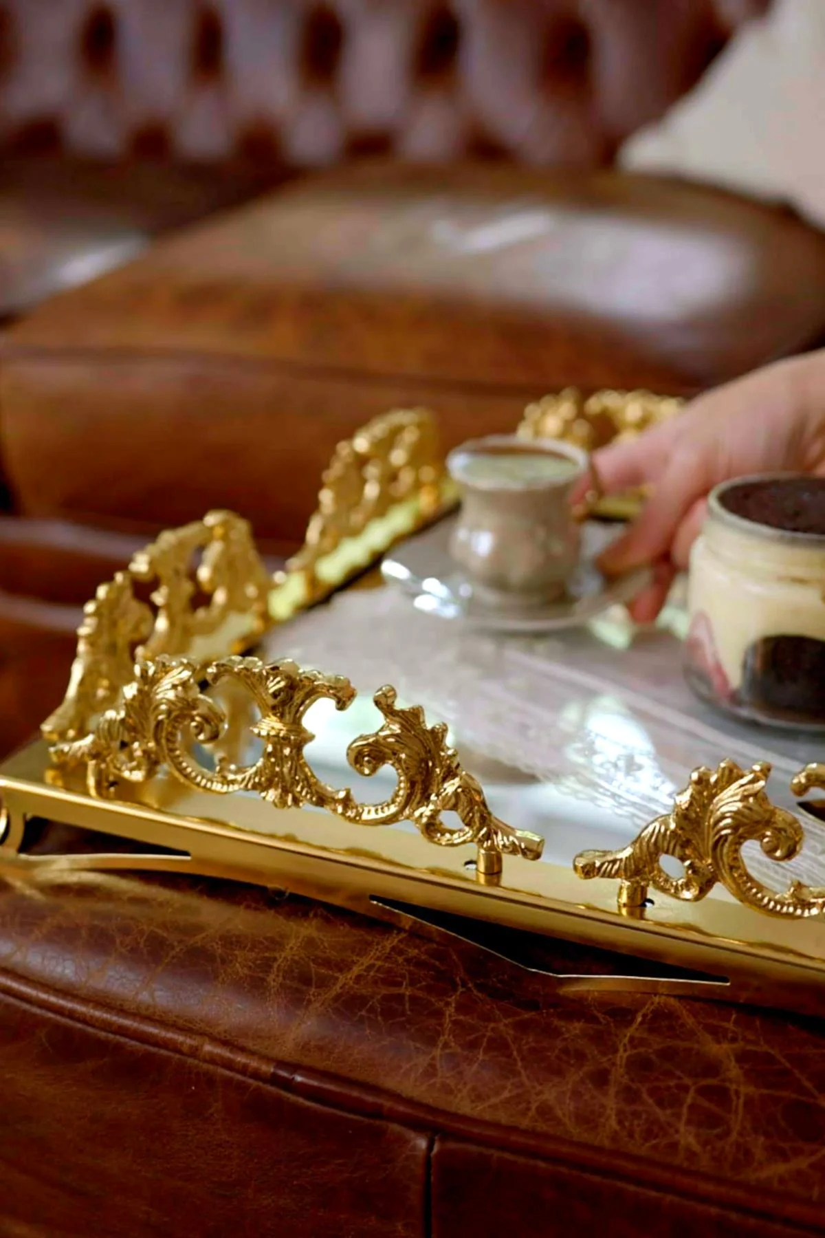 Elite Taç İşlemeli Kare Altın Orta Tepsi (37 x 37 cm) - Nazik Home - Yuvama Değer!