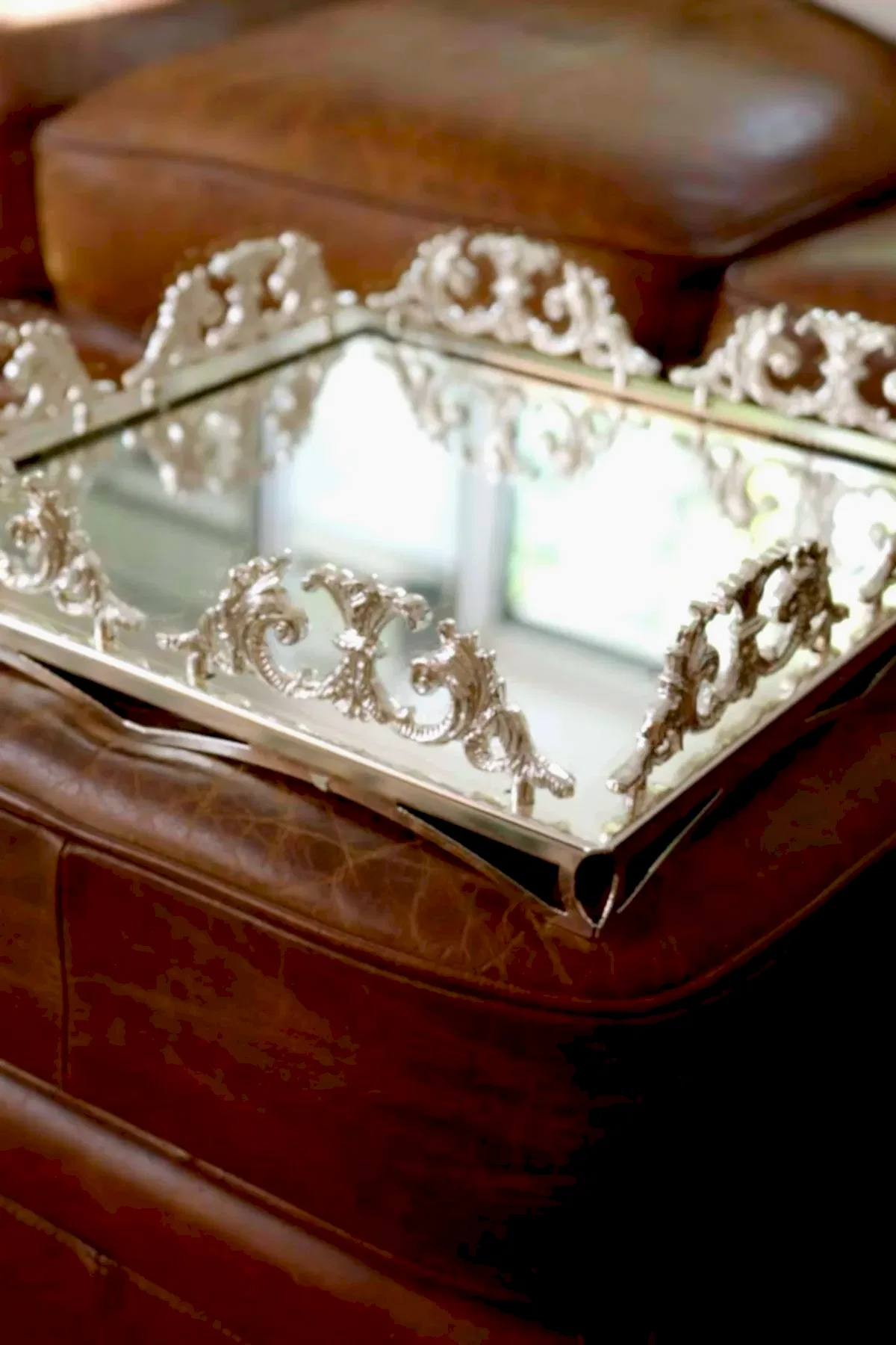 Elite Taç İşlemeli Kare Gümüş Orta Tepsi (37 x 37 cm) - Nazik Home - Yuvama Değer!