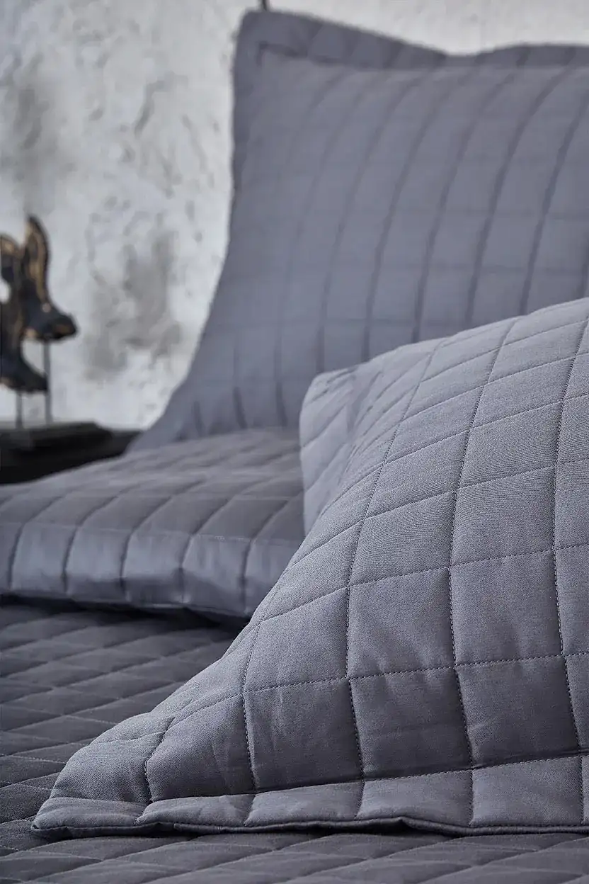 Girne Kapitoneli Çift Kişilik Yatak Örtüsü - Nazik Home - Yuvama Değer!