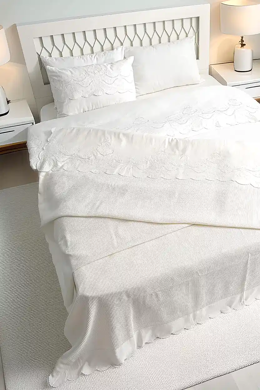 Hanzade Çiçek İşlemeli Çift Kişilik 7 Parça Nevresim + Pike Set