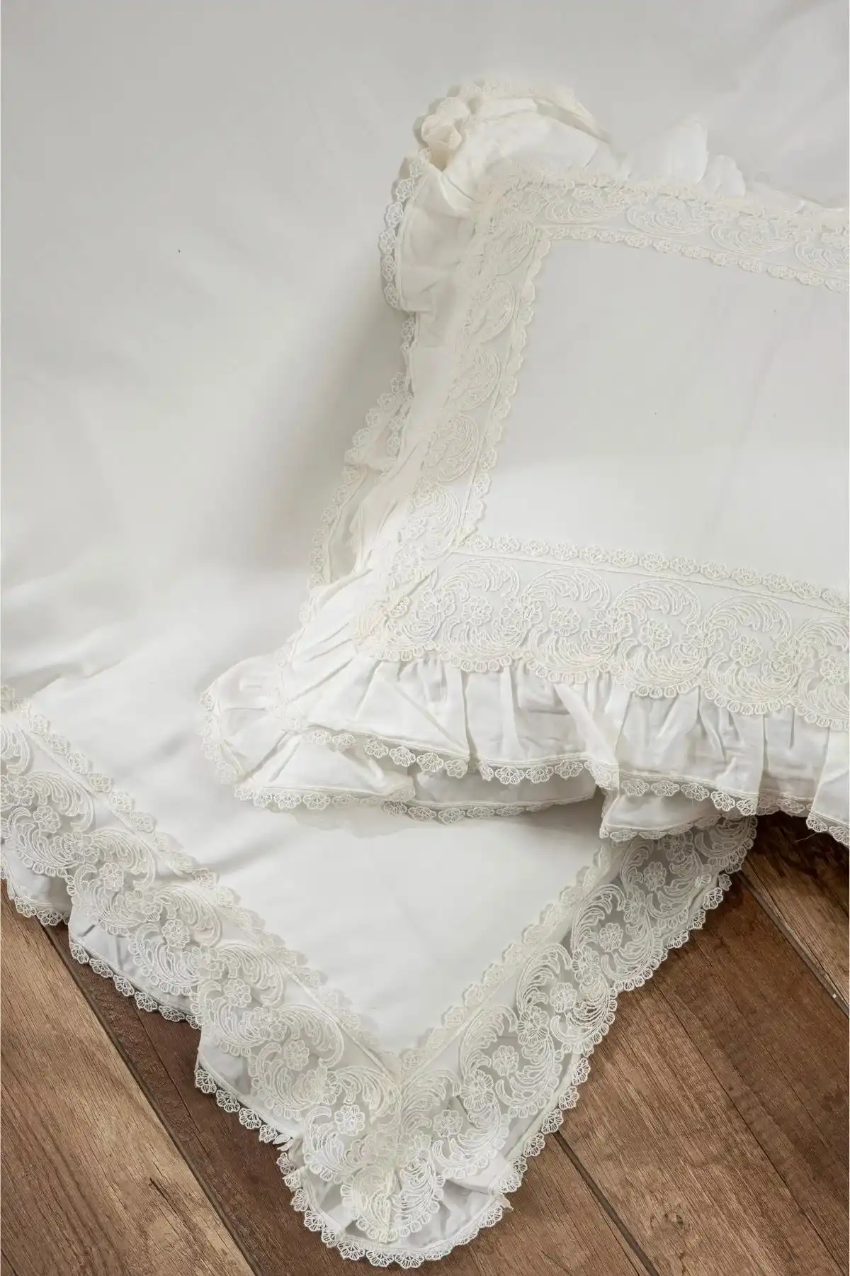 Helen Bebek Dantelli Pamuk Saten 4 Parça Nevresim Takımı