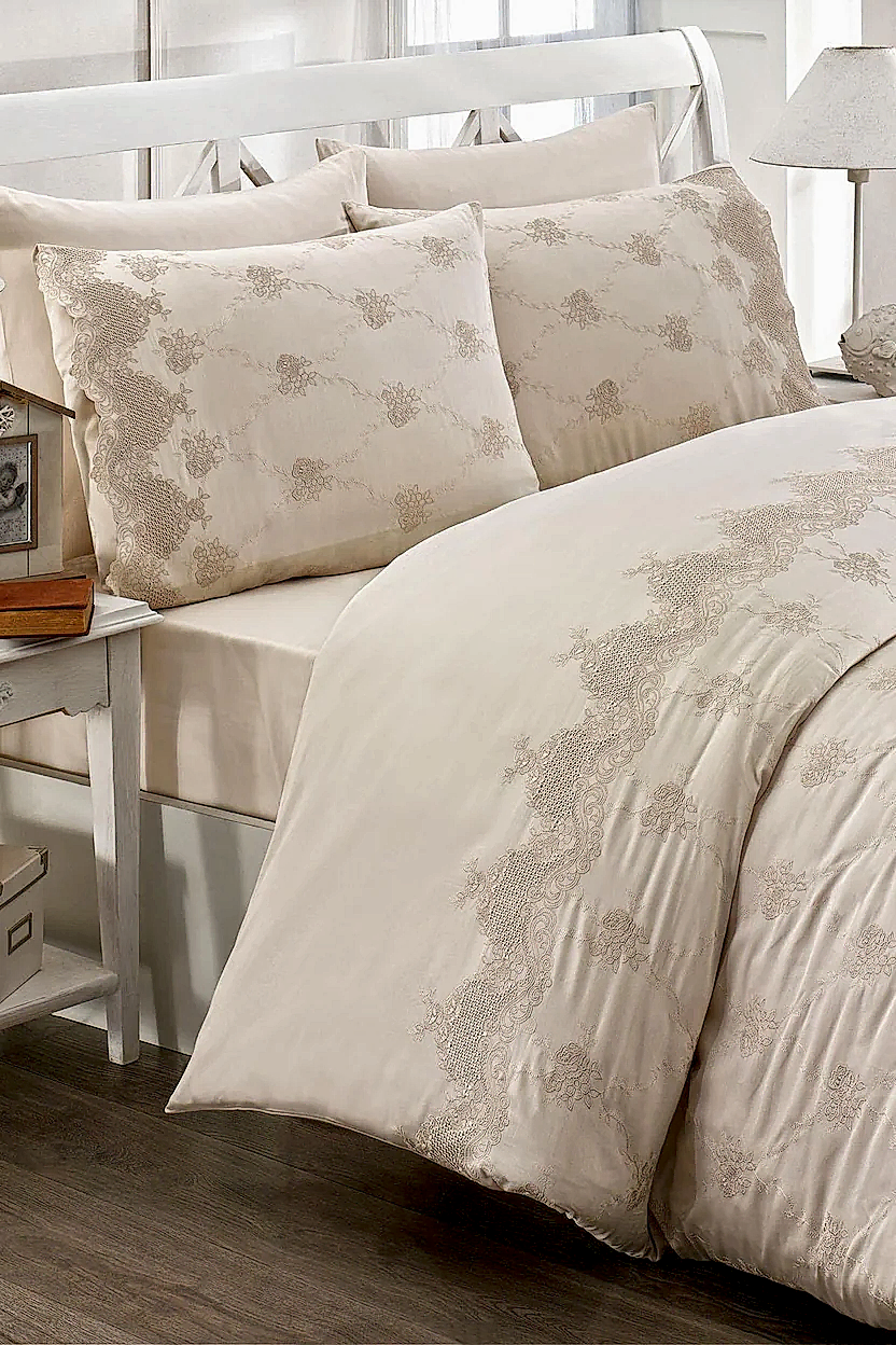 İris İşlemeli Pamuk Saten Çift Kişilik 6 Parça Nevresim Takımı