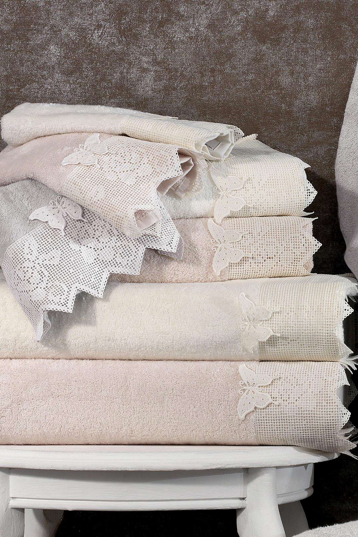 Katre 3 Boyutlu Kelebek Nakışlı El Havlusu (30 x 50 cm)