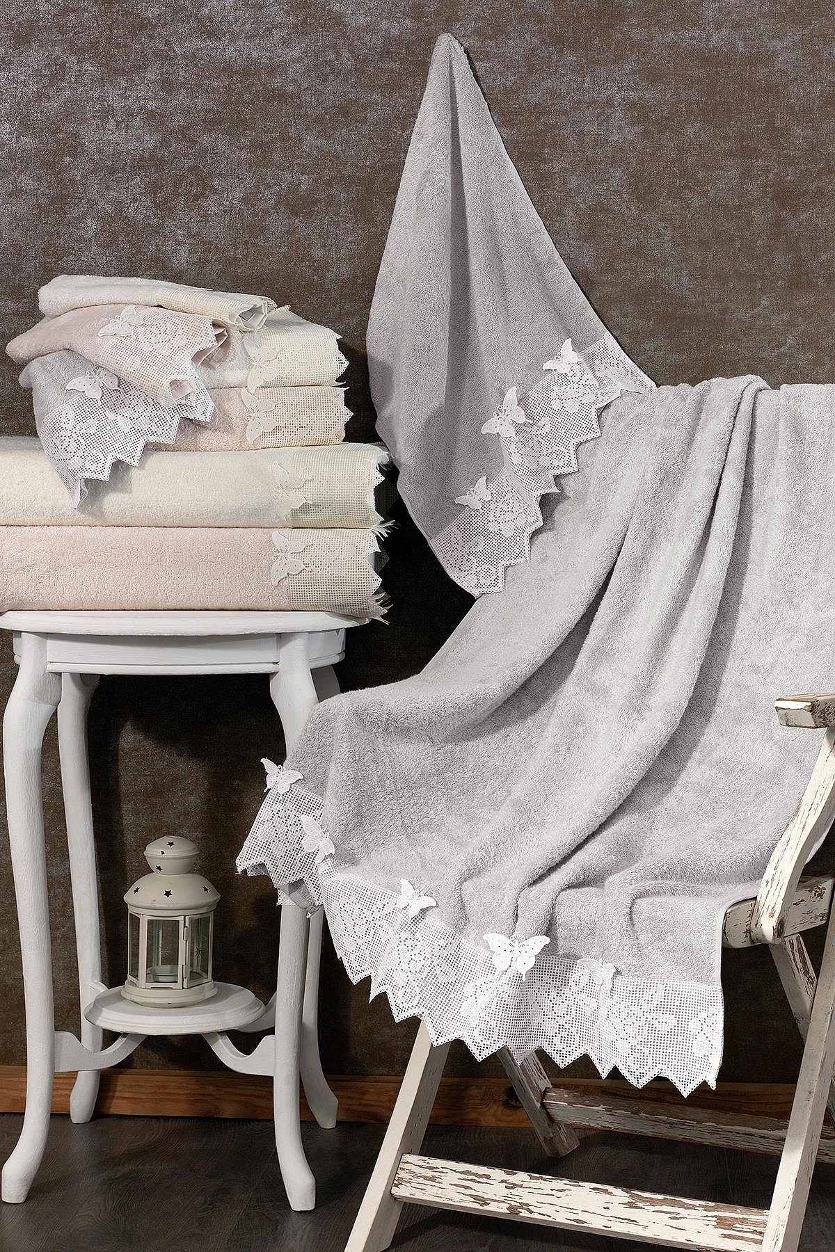 Katre 3 Boyutlu Kelebek Nakışlı Vücut Havlusu (90 x 150 cm)