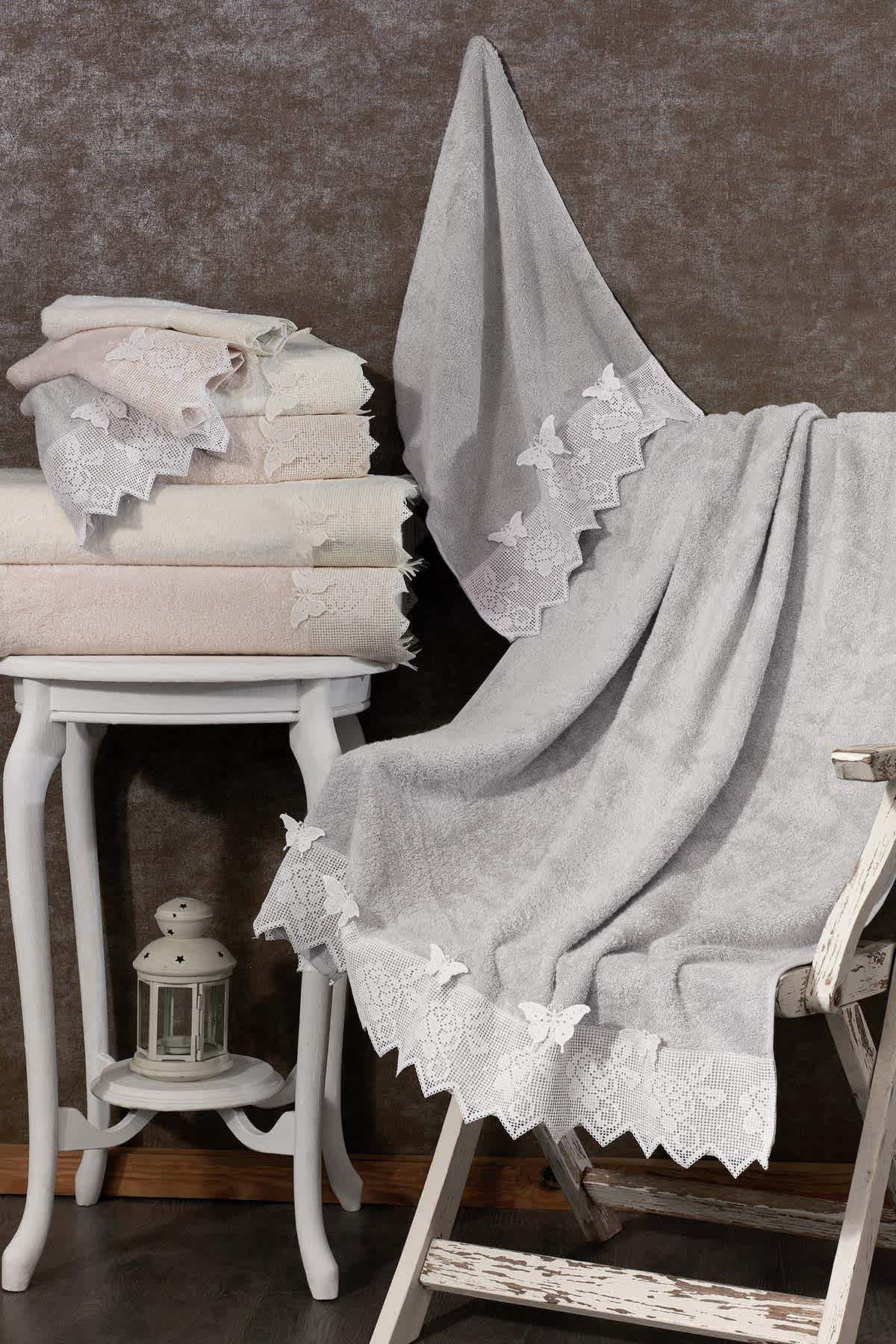 Katre 3 Boyutlu Kelebek Nakışlı Yüz Havlusu (50 x 90 cm)