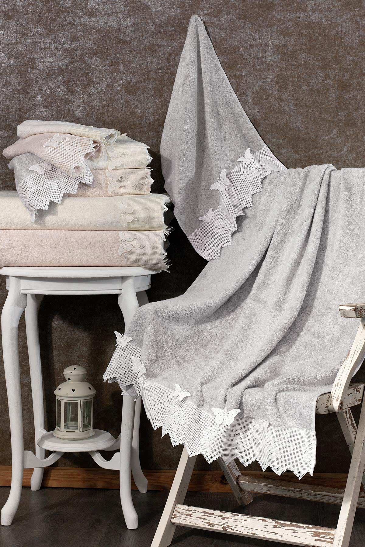 Katre 3 Boyutlu Kelebek Nakışlı Yüz Havlusu (50 x 90 cm)