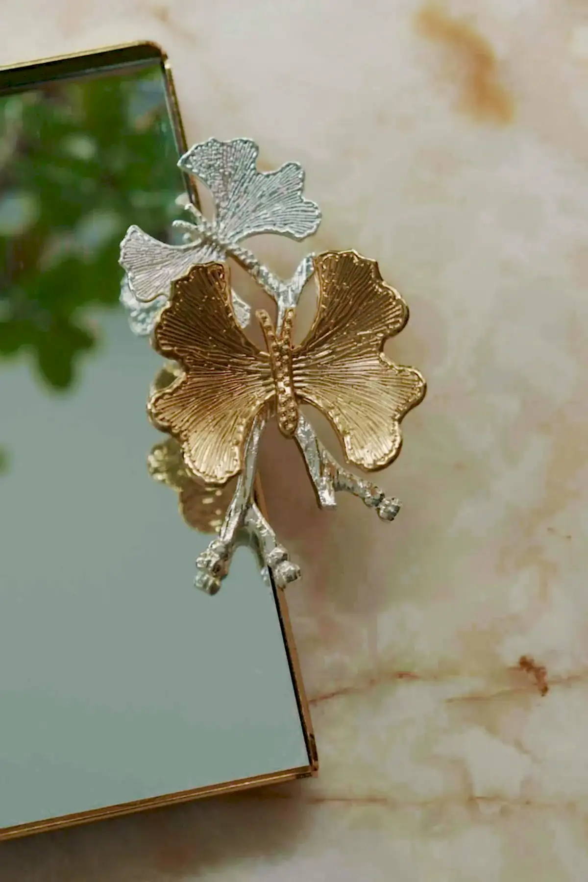 Laura Kelebek Kulplu Altın Büyük Tepsi (40 x 26 cm) - Nazik Home - Yuvama Değer!