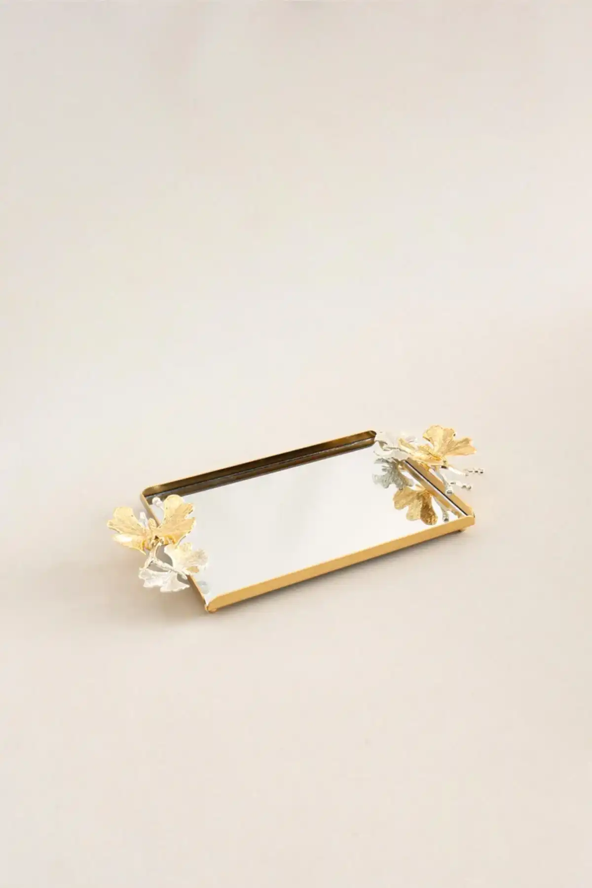 Laura Kelebek Kulplu Altın Küçük Tepsi (26 x 18 cm) - Nazik Home - Yuvama Değer!