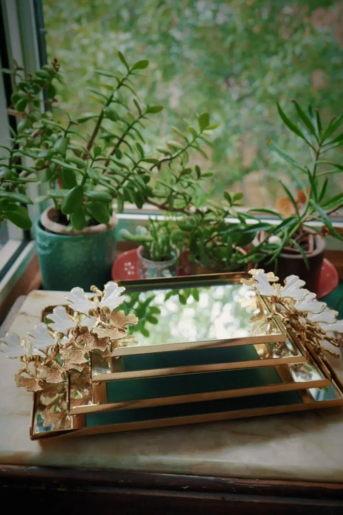 Laura Kelebek Kulplu Altın-Mine Büyük Tepsi (40 x 26 cm) - Nazik Home - Yuvama Değer!