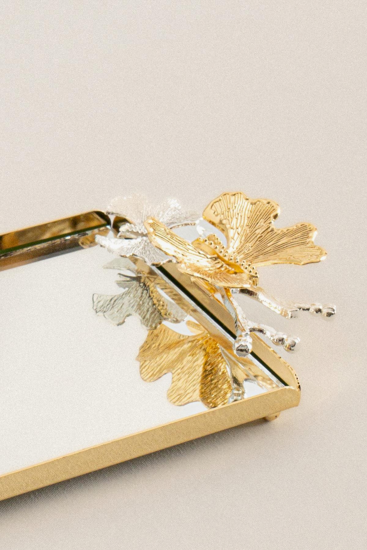 Laura Kelebek Kulplu Altın Mini Tepsi (22 x 15 cm) - Nazik Home - Yuvama Değer!