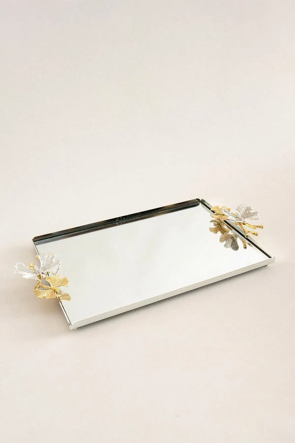 Laura Kelebek Kulplu Gümüş Büyük Tepsi (40 x 26 cm) - Nazik Home - Yuvama Değer!