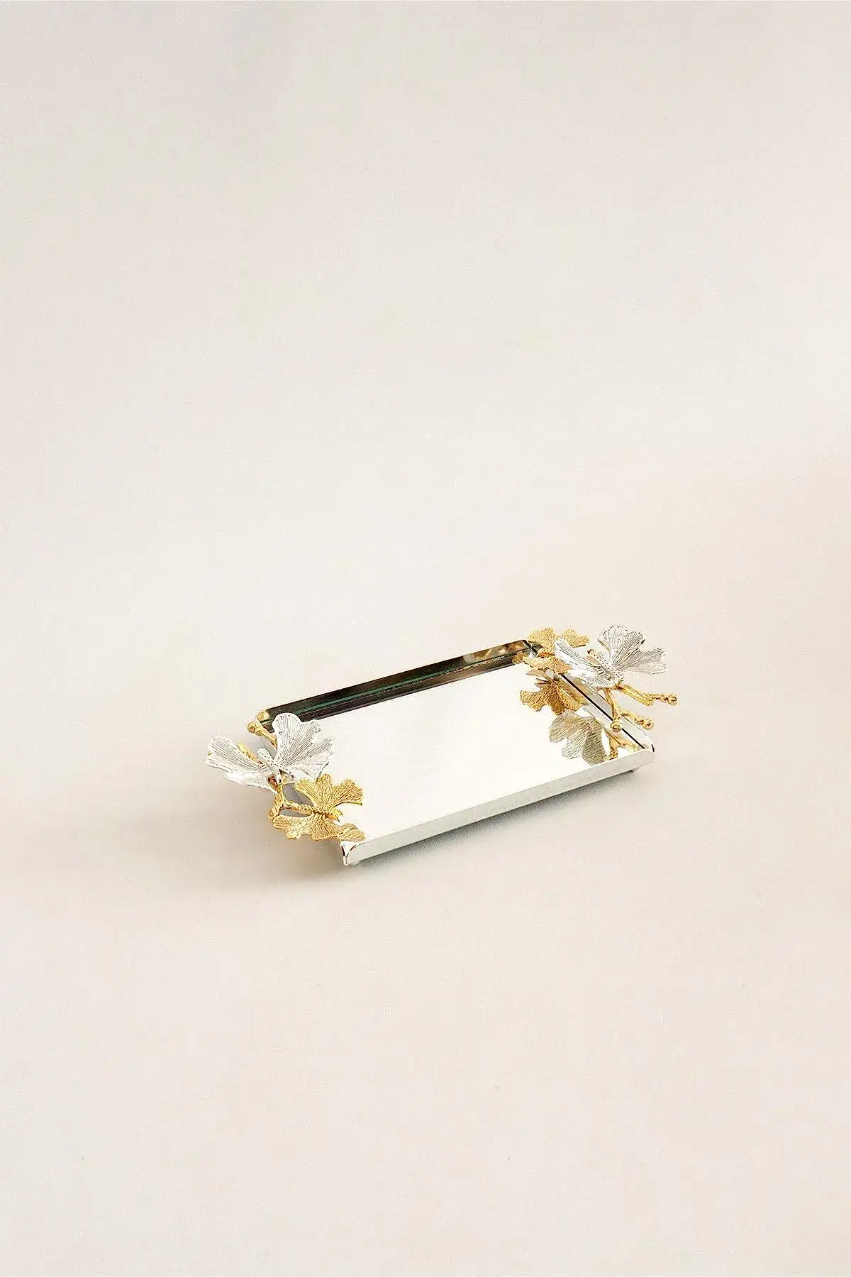 Laura Kelebek Kulplu Gümüş Mini Tepsi (22 x 15 cm) - Nazik Home - Yuvama Değer!