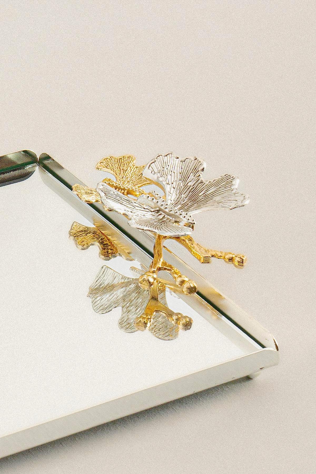 Laura Kelebek Kulplu Gümüş Orta Tepsi (32 x 22 cm) - Nazik Home - Yuvama Değer!