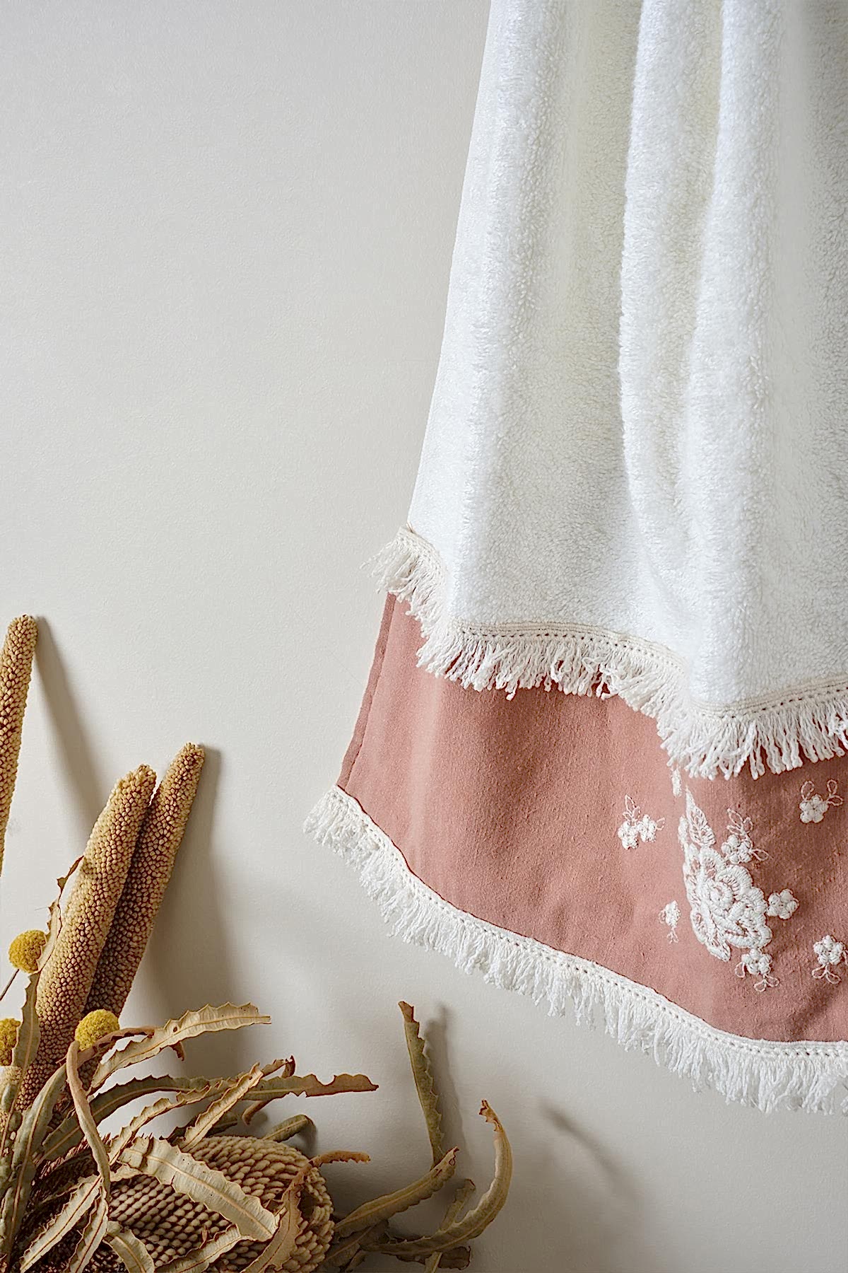 Linea Çiçek Desenli Havlu (30 x 50 cm) - Nazik Home - Yuvama Değer!