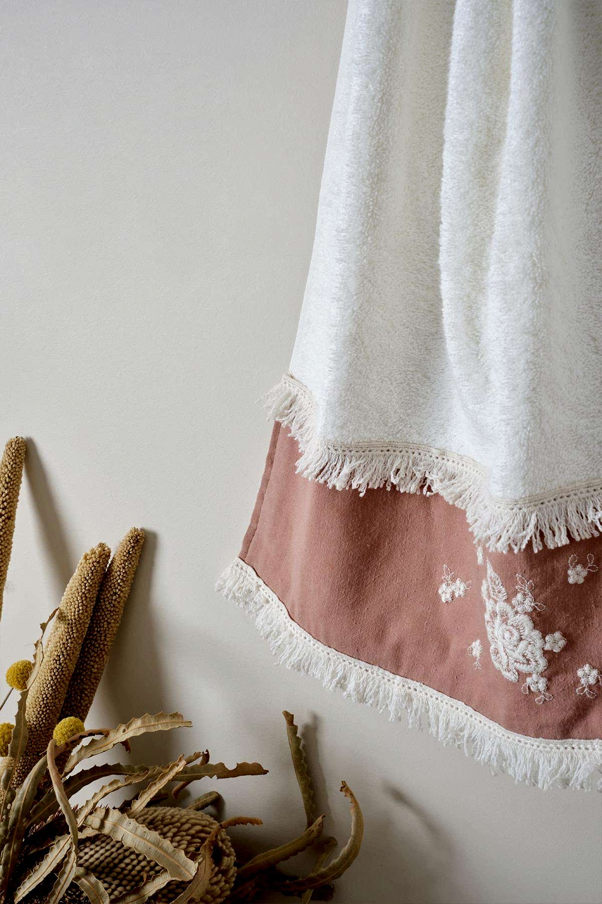 Linea Çiçek Desenli Havlu (50 x 90 cm) - Nazik Home - Yuvama Değer!