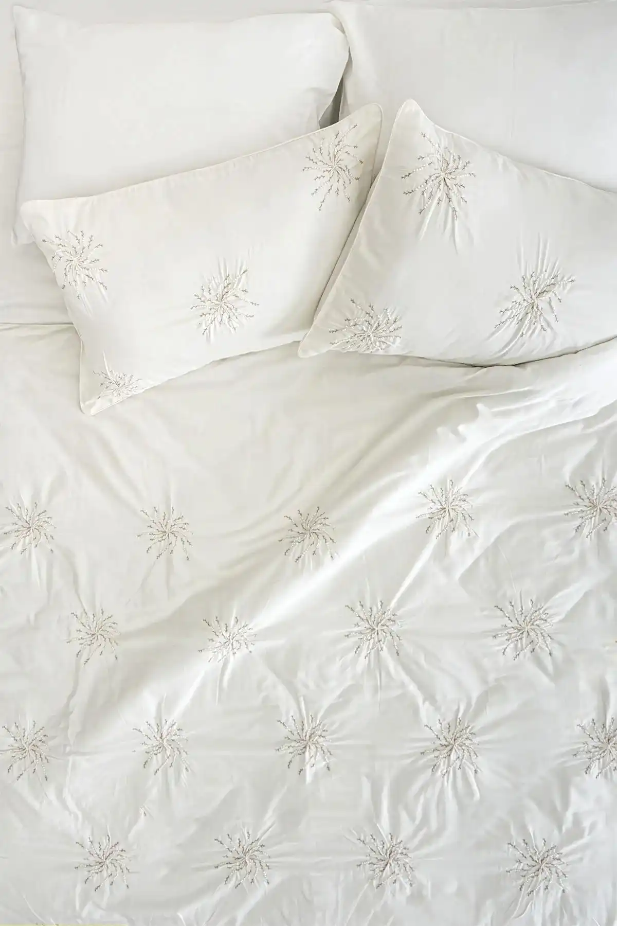 Lorient İncili Nakışlı Pamuk Saten Süper King Size 6 Parça Nevresim Takımı