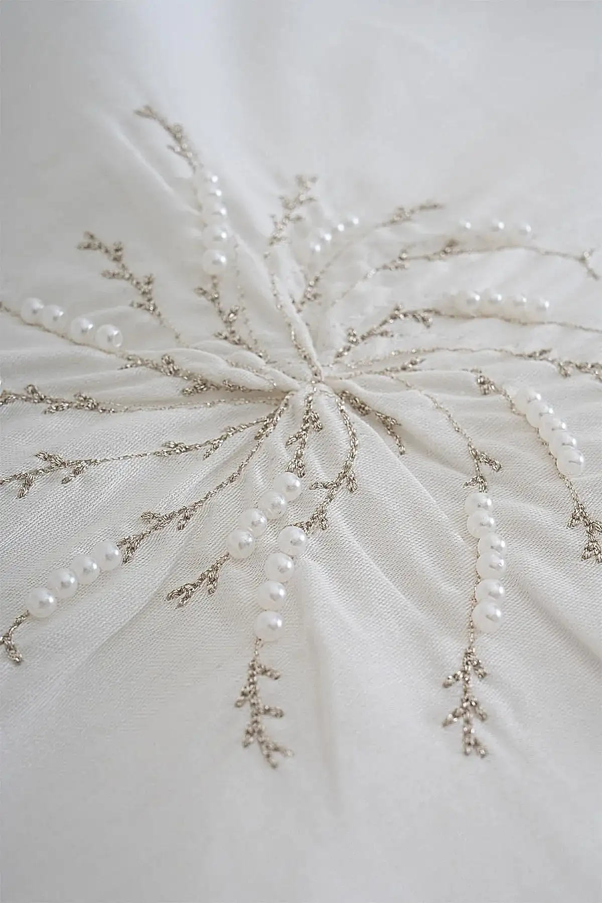 Lorient İncili Nakışlı Pamuk Saten Süper King Size 6 Parça Nevresim Takımı