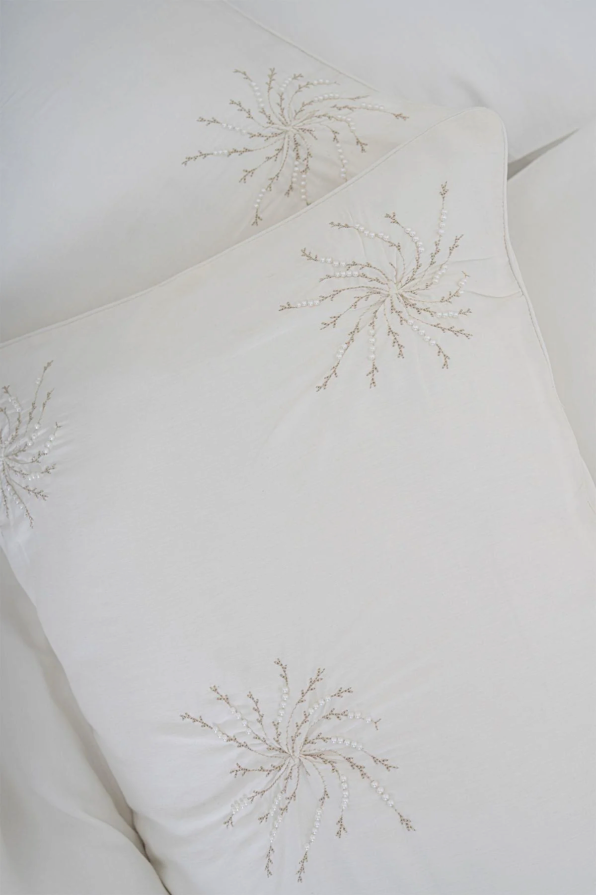 Lorient İncili Nakışlı Pamuk Saten Süper King Size 6 Parça Nevresim Takımı