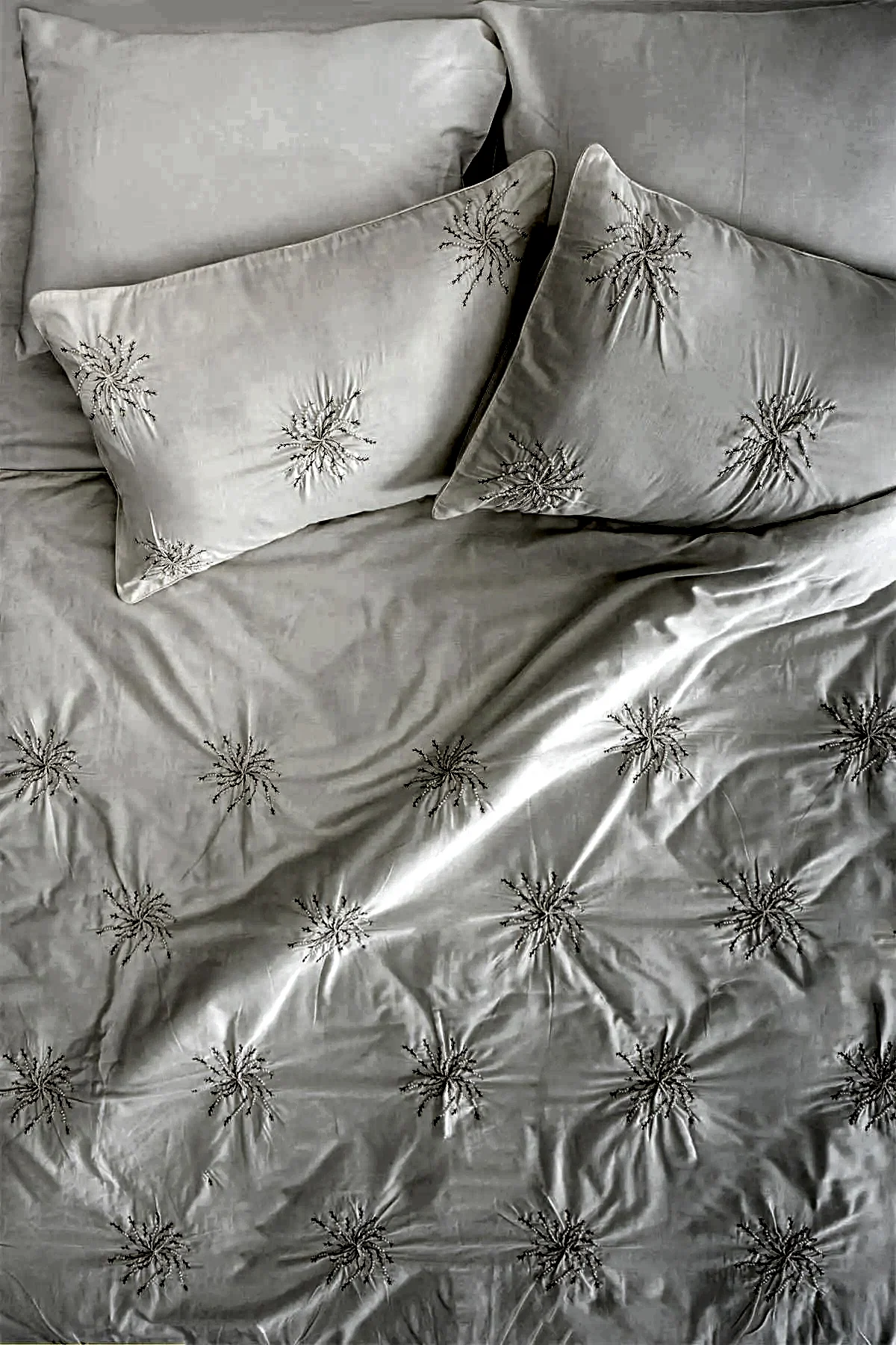 Lorient İncili Nakışlı Pamuk Saten Çift Kişilik 6 Parça Nevresim Takımı