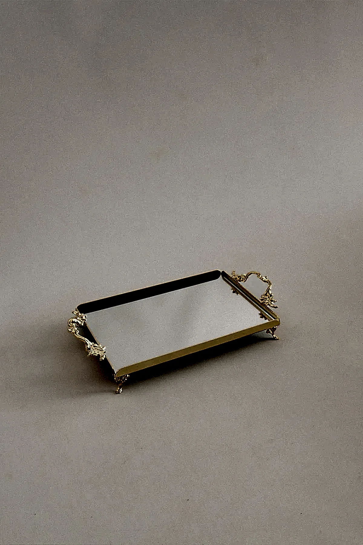 Mabel Zarif Kulplu Altın Küçük Tepsi (26 x 18 cm) - Nazik Home - Yuvama Değer!