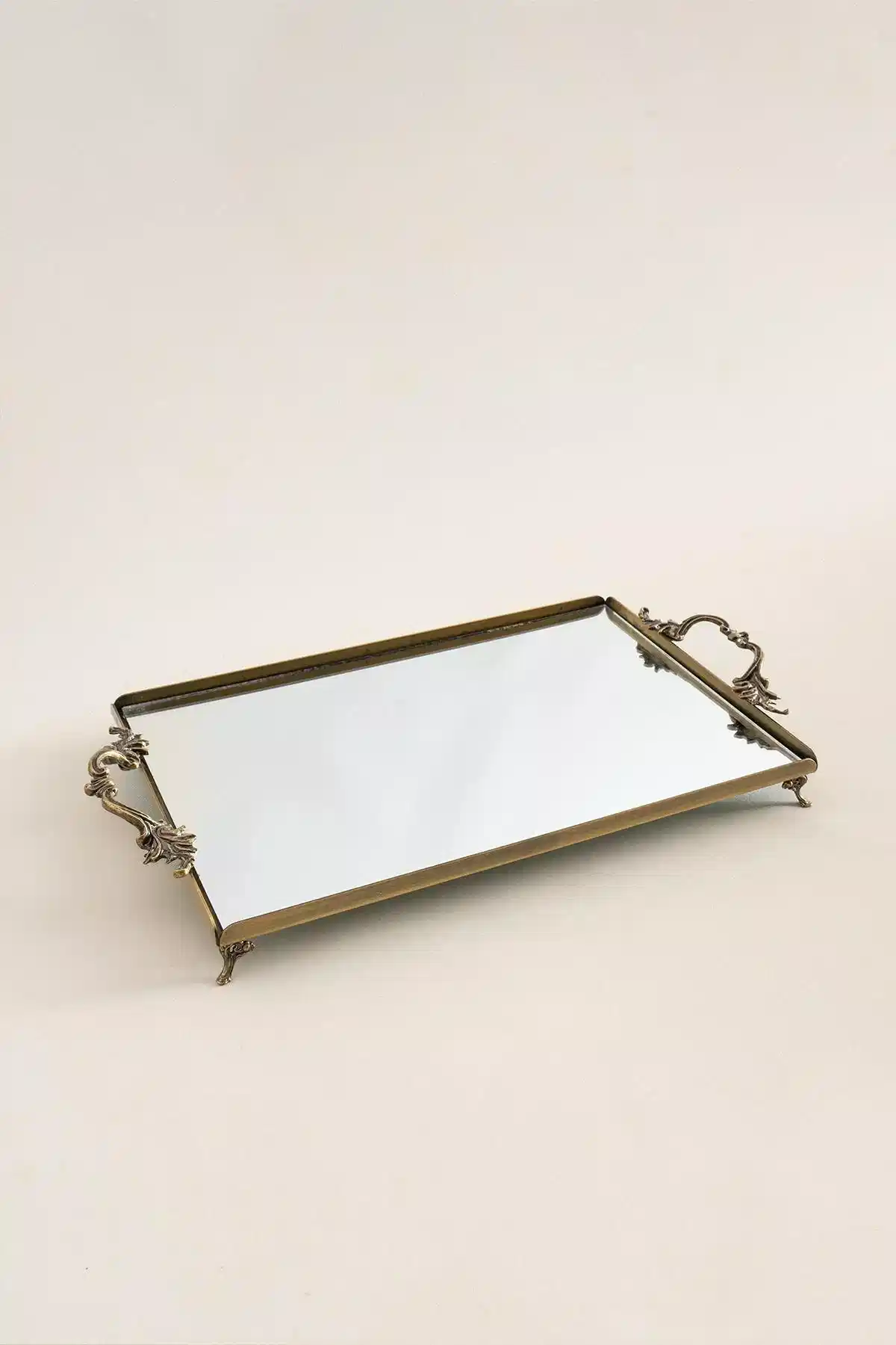 Mabel Zarif Kulplu Eskitme Büyük Tepsi (40 x 26 cm) - Nazik Home - Yuvama Değer!