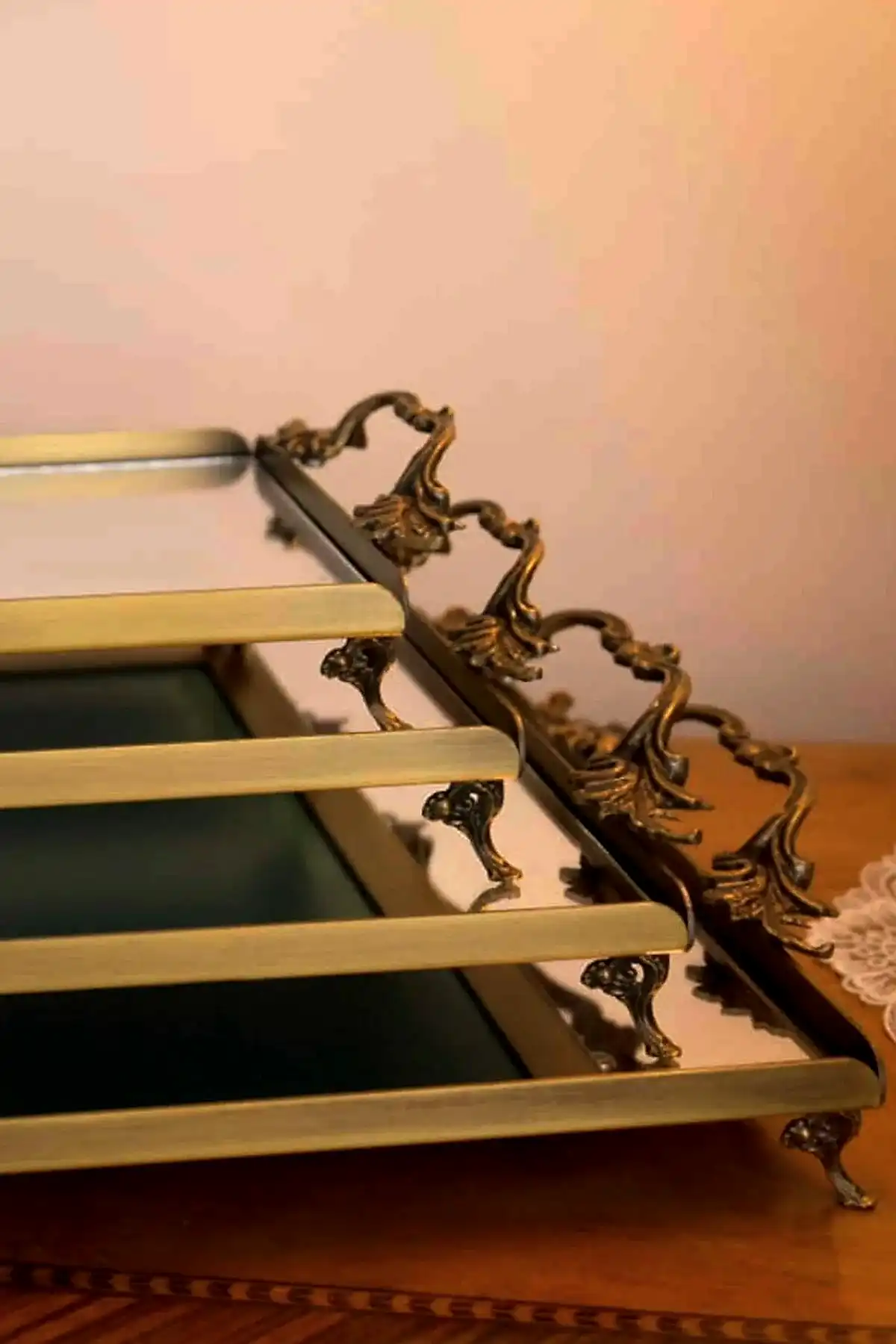 Mabel Zarif Kulplu Eskitme Büyük Tepsi (40 x 26 cm) - Nazik Home - Yuvama Değer!