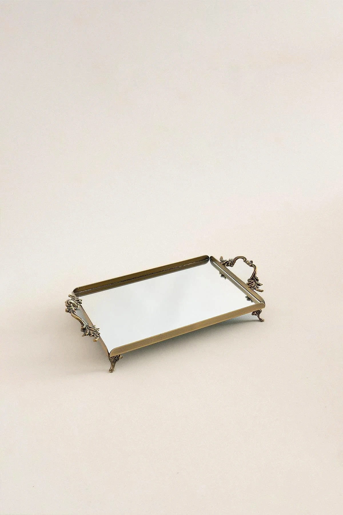 Mabel Zarif Kulplu Eskitme Küçük Tepsi (26 x 18 cm) - Nazik Home - Yuvama Değer!