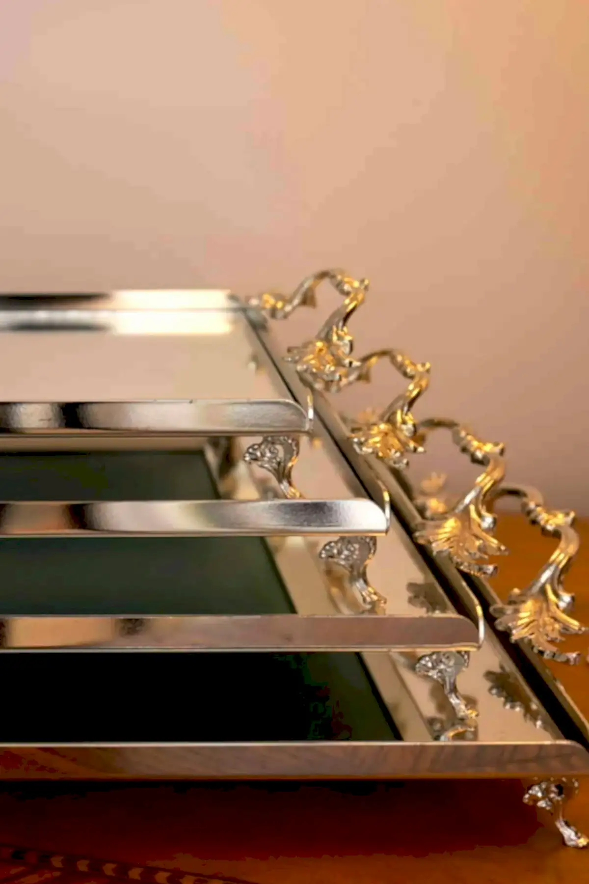 Mabel Zarif Kulplu Gümüş Küçük Tepsi (26 x 18 cm) - Nazik Home - Yuvama Değer!