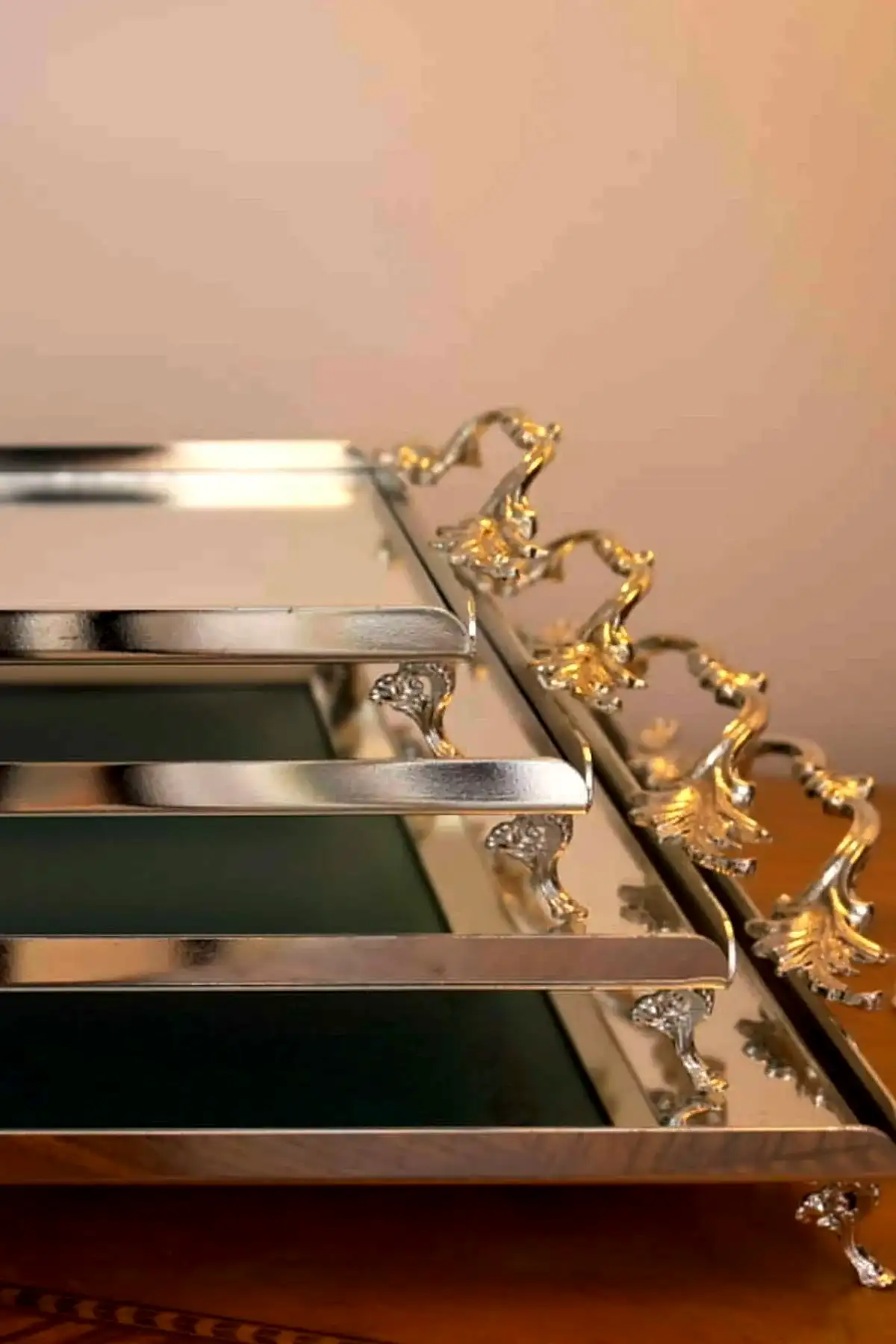 Mabel Zarif Kulplu Gümüş Orta Tepsi (32 x 22 cm) - Nazik Home - Yuvama Değer!