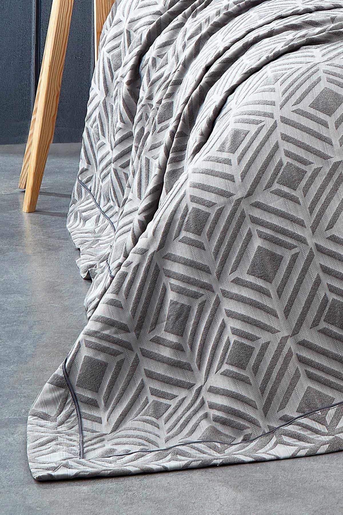 Malta Geometrik Desenli Jakarlı Çift Kişilik Yatak Örtüsü - Nazik Home - Yuvama Değer!