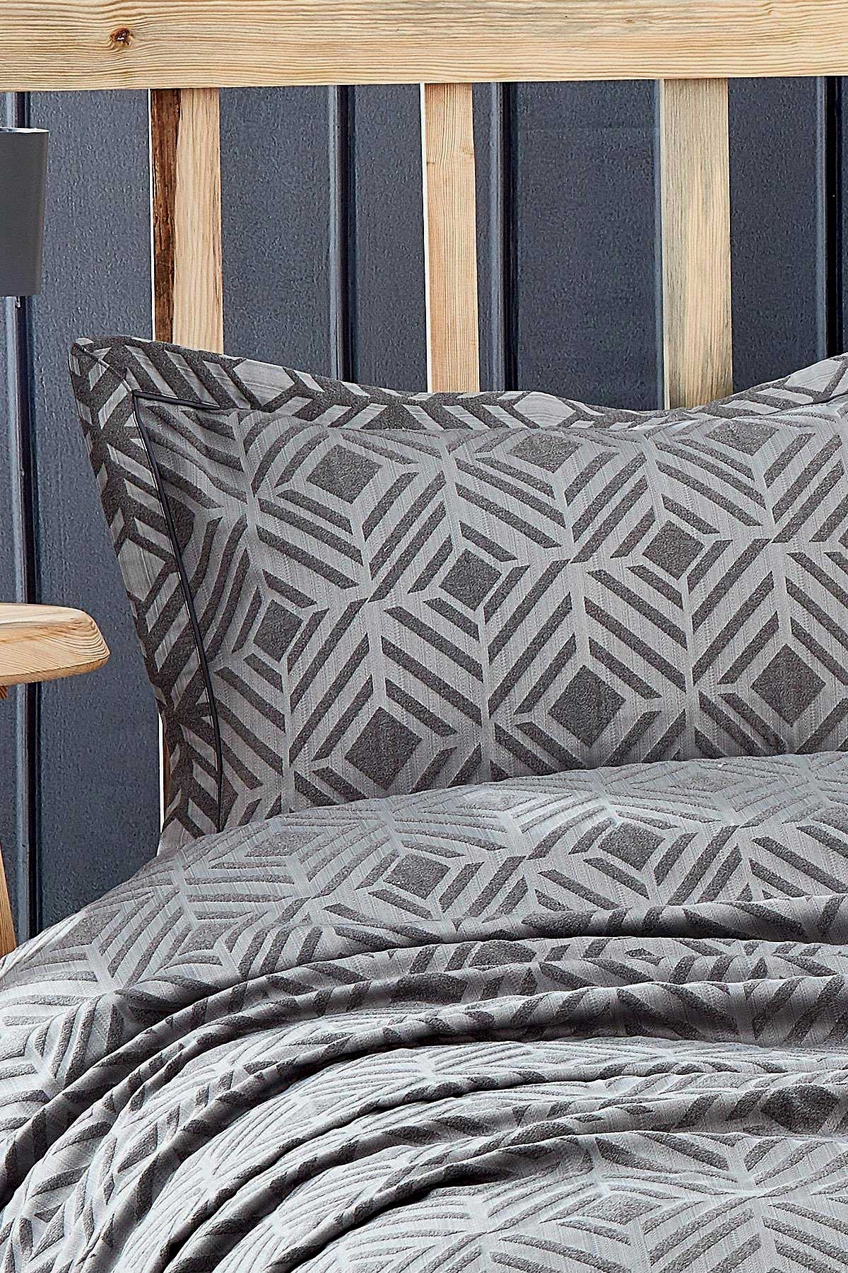 Malta Geometrik Desenli Jakarlı Çift Kişilik Yatak Örtüsü - Nazik Home - Yuvama Değer!