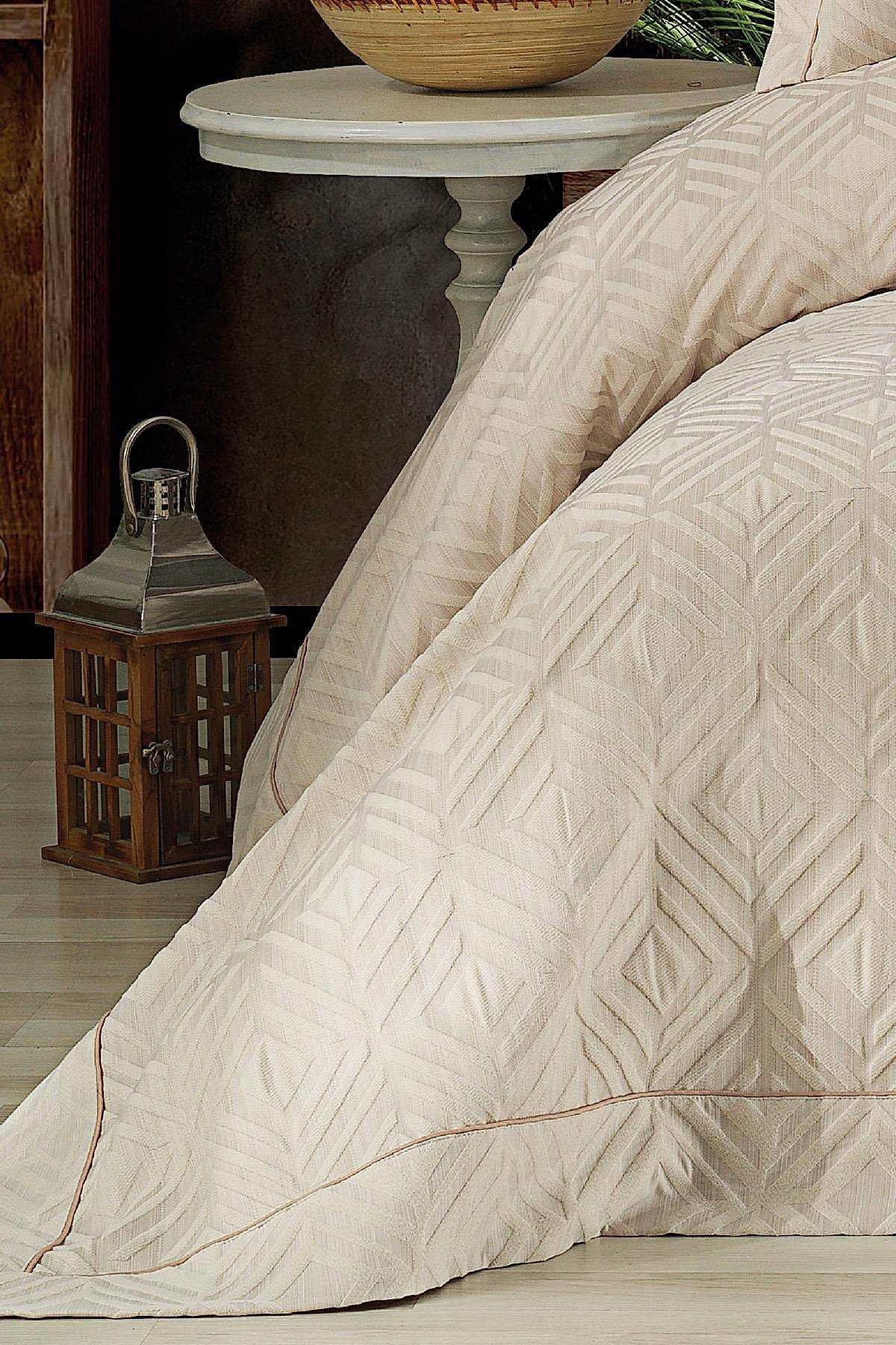 Malta Geometrik Desenli Jakarlı Çift Kişilik Yatak Örtüsü - Nazik Home - Yuvama Değer!