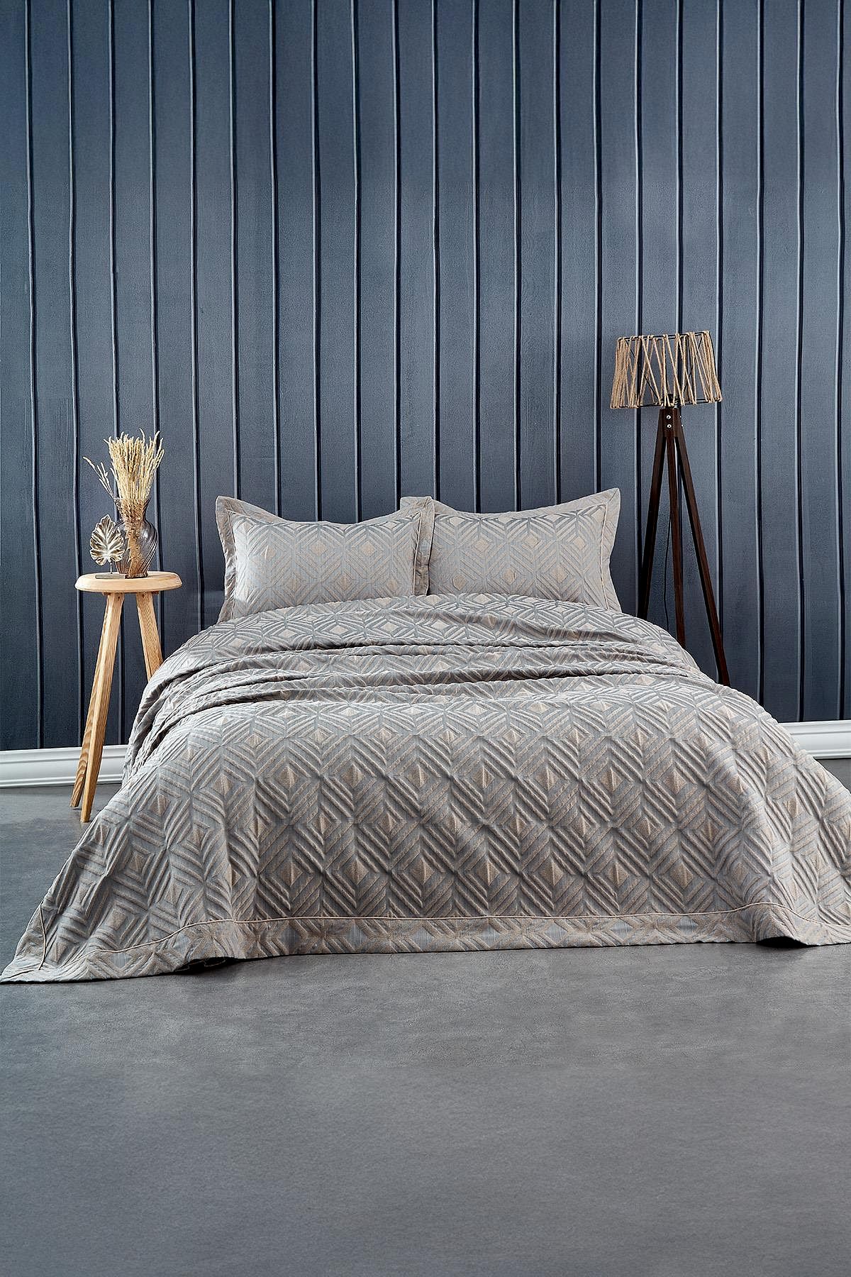 Malta Geometrik Desenli Jakarlı Çift Kişilik Yatak Örtüsü - Nazik Home - Yuvama Değer!