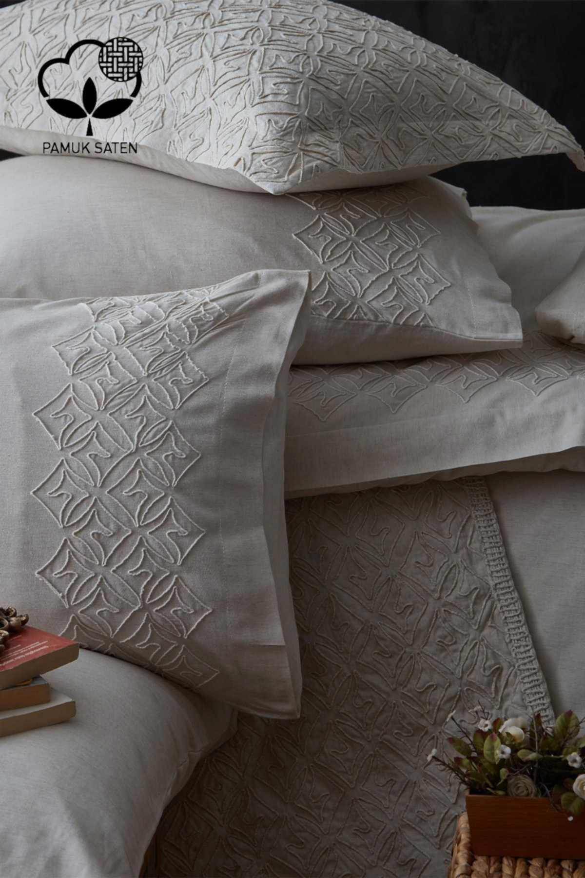 Maria İşlemeli Çift Kişilik 9 Parça Nevresim + Pike Set - Nazik Home - Yuvama Değer!