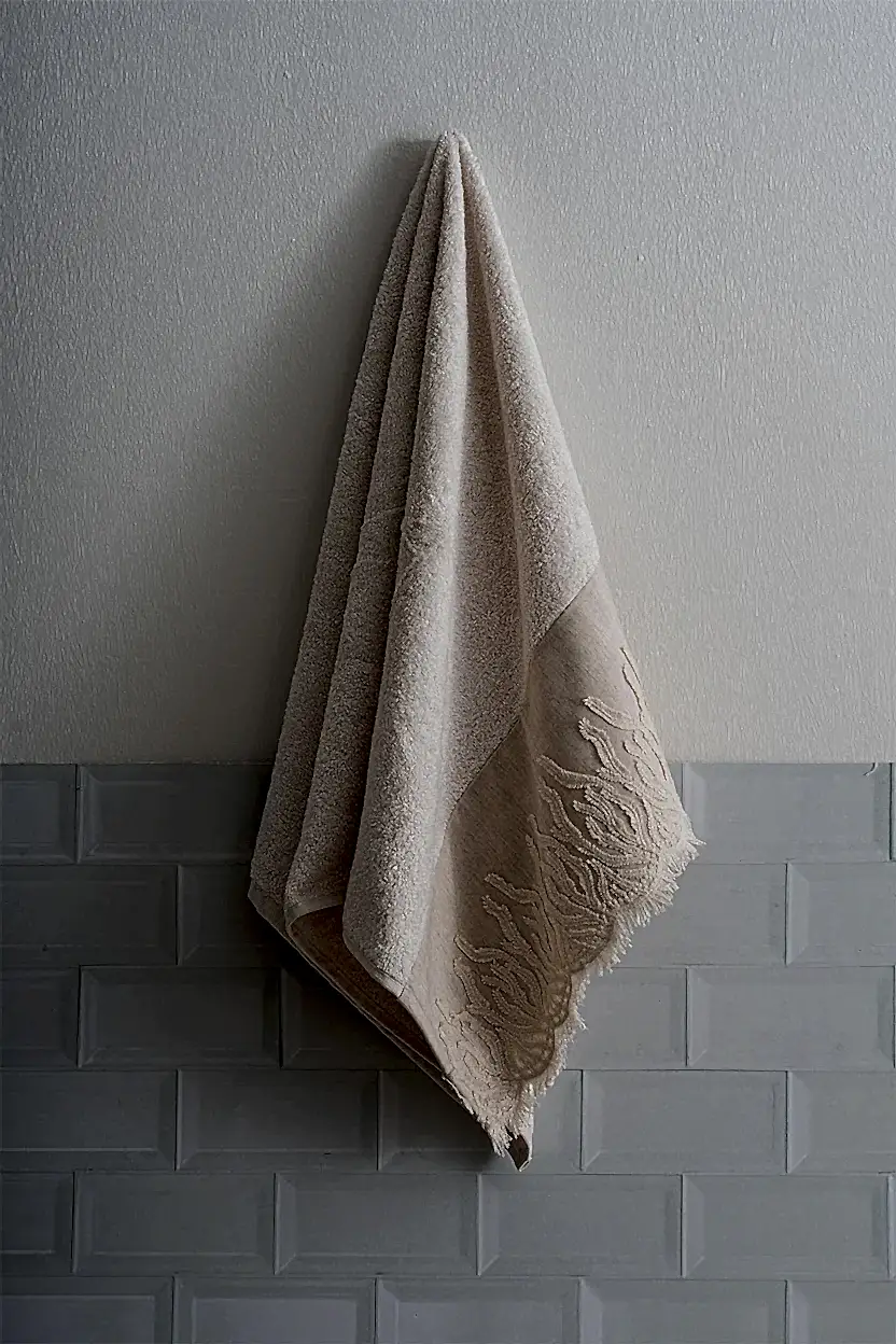 Mercan İşlemeli Püsküllü El Havlusu (30 x 50 cm)