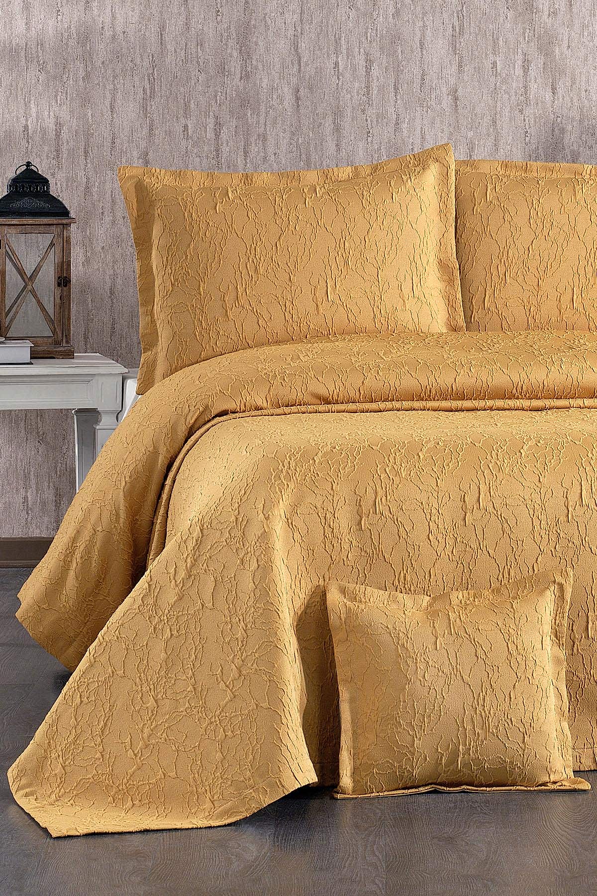 Mitra İşlemeli Tek Kişilik Yatak Örtüsü