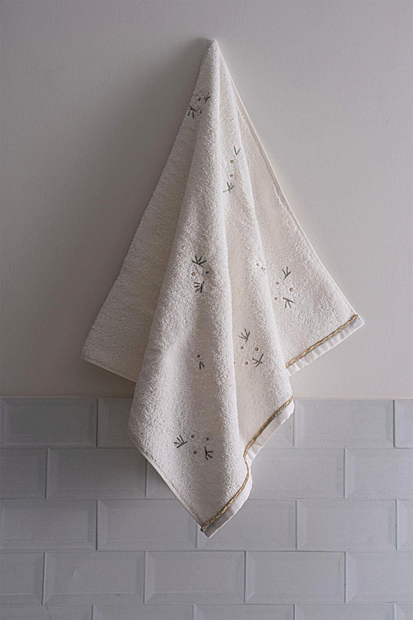 Nadia Papatya Nakışlı El Havlusu (30 x 50 cm)