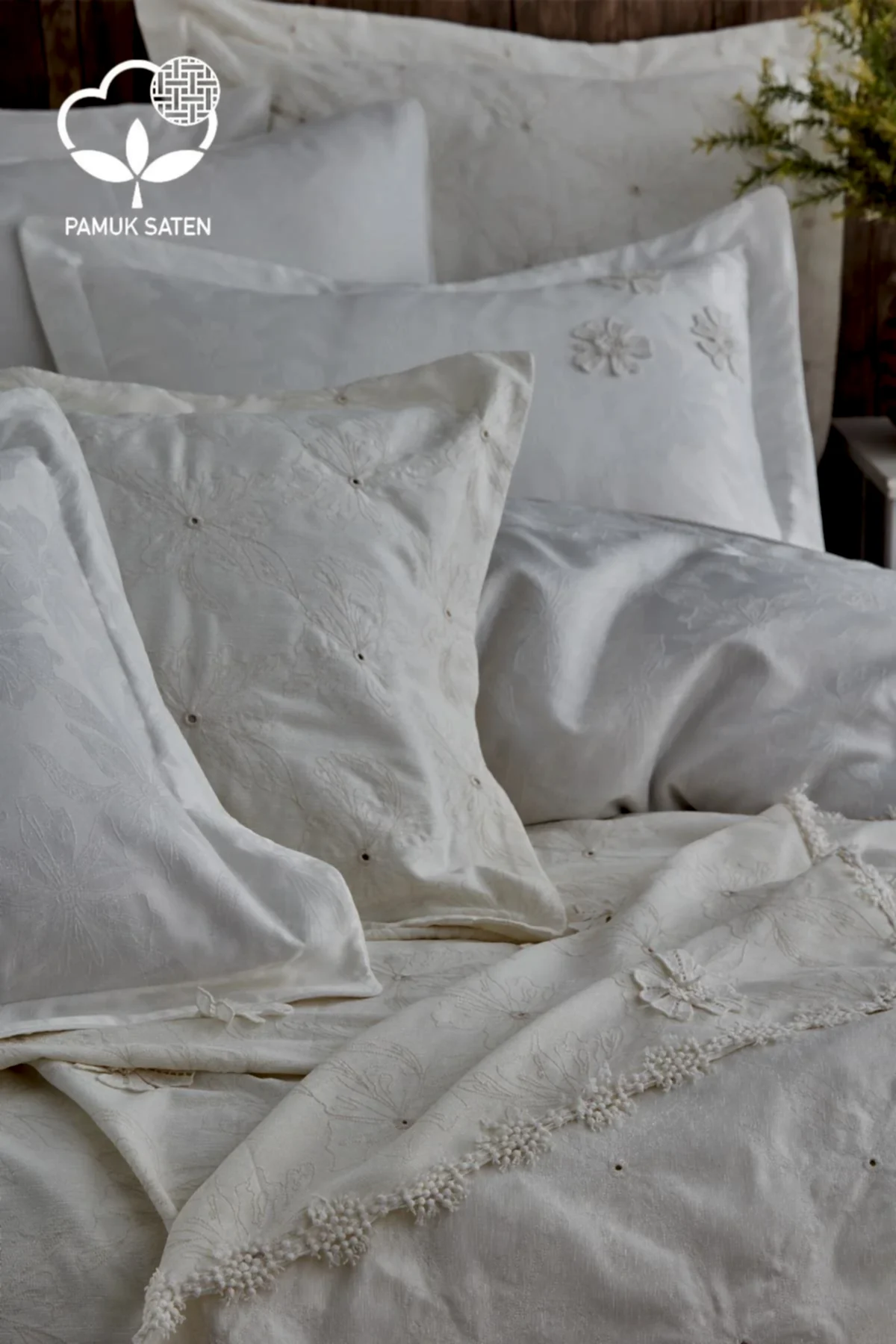 Nergiz Çiçek İşlemeli Çift Kişilik 9 Parça Nevresim + Pike Set - Nazik Home - Yuvama Değer!