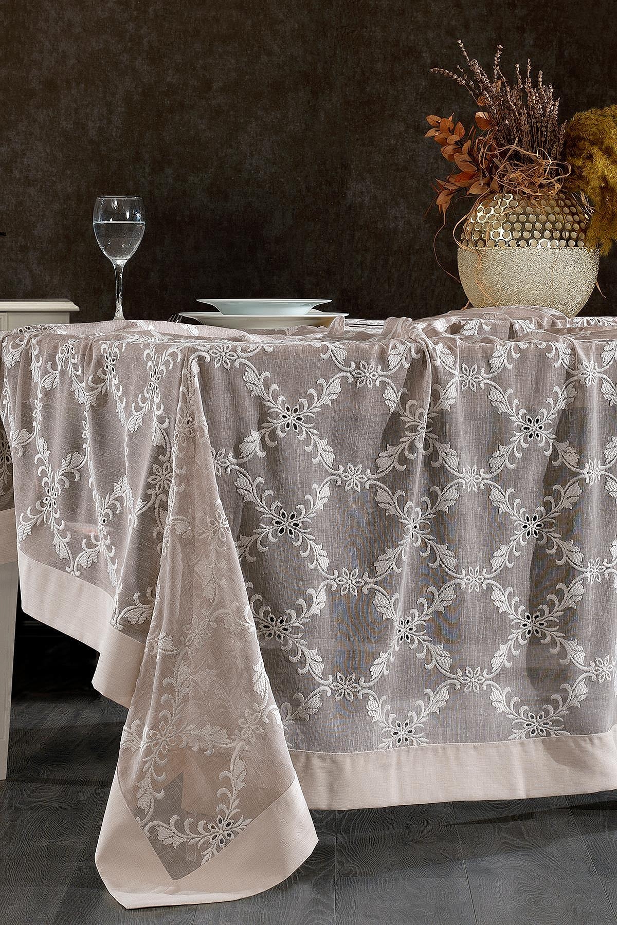 Nitra Leke Tutmaz Dertsiz Masa Örtüsü (160 x 260 cm) - Nazik Home - Yuvama Değer!