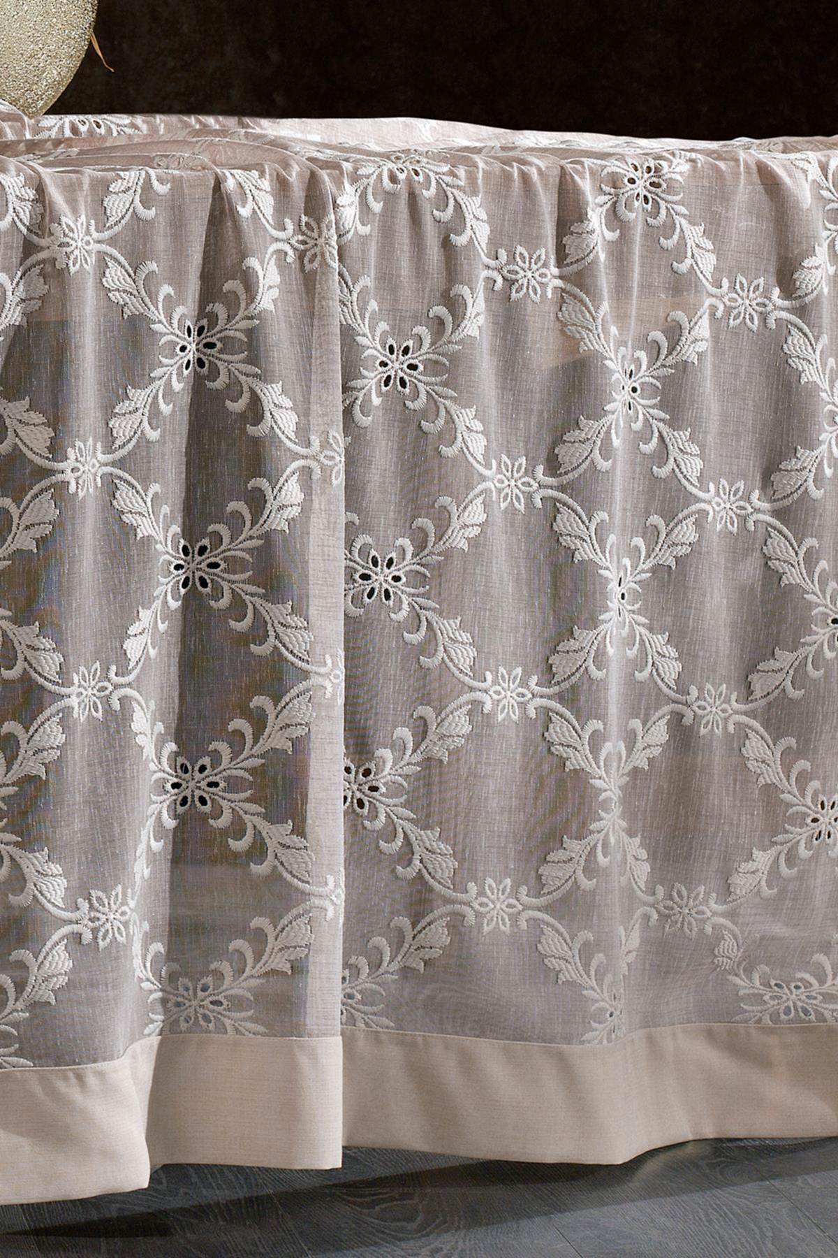 Nitra Leke Tutmaz Dertsiz Masa Örtüsü (160 x 260 cm) - Nazik Home - Yuvama Değer!